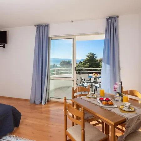 Tropicana Pool Apartmán *